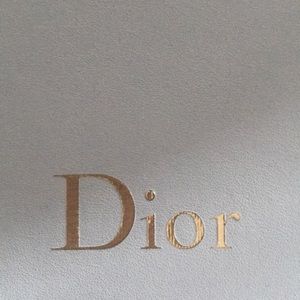 Meet your Posher, Saa